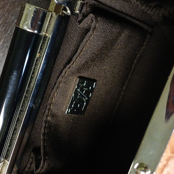 DVF Tonda Python hard shell clasp clutch w/Chain strap pink/silver - Picture 4 of 5